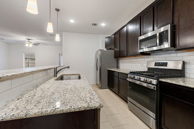 Building Photo - Stunning 4/2 Brand New Home in Kyle!