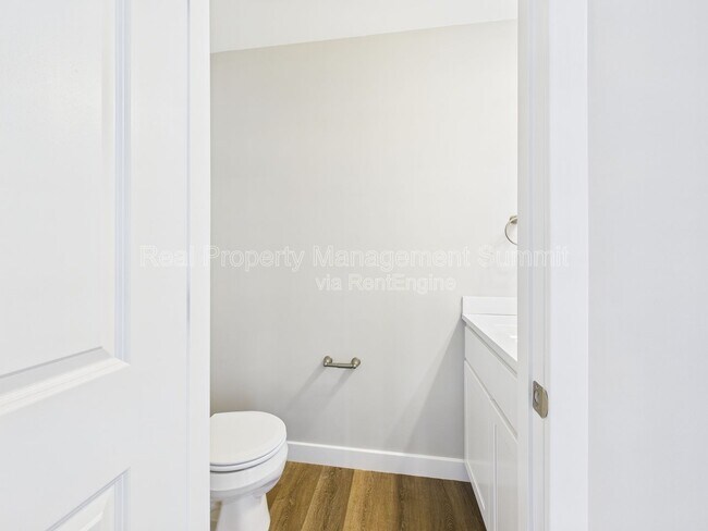 Building Photo - 1420 Circle Dr