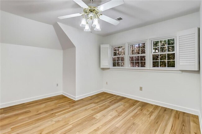 Building Photo - 344 Lost Creek Dr NW