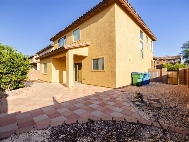 Building Photo - 4 Bedroom 2.5 Bathroom
