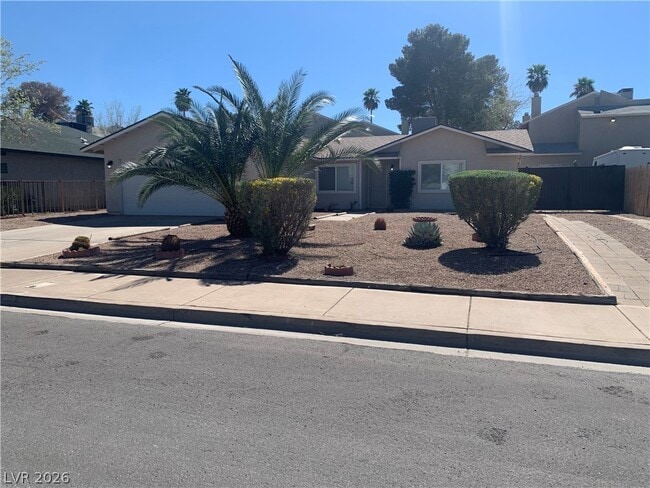 Building Photo - 548 Zuber Ave