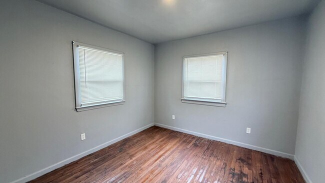 Building Photo - 12007 Lakepointe St