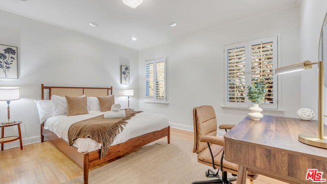 Building Photo - 10575 Holman Ave