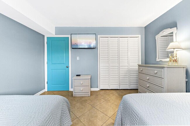 Building Photo - 667 Nautilus Ct