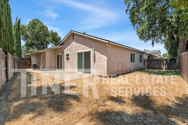 Building Photo - 9586 Meadowgreen Cir