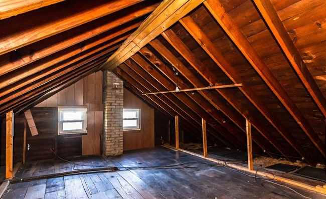 Building Photo - 44 S Harbine Ave