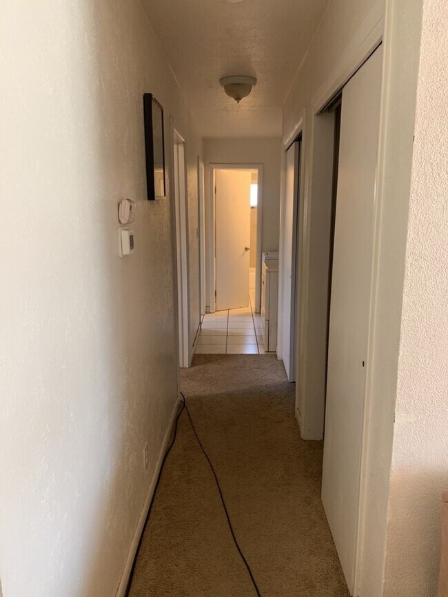 Building Photo - 1105-1107 Baker St Duplex