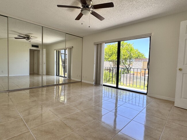 Building Photo - 203 Lake Arbor Dr