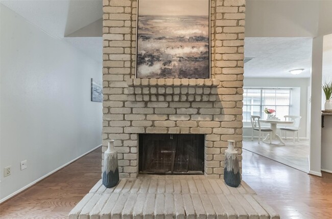 Building Photo - 5701 Village Arbour Dr