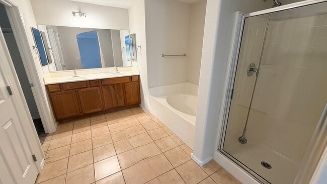 Building Photo - 45677 W Ranch Rd