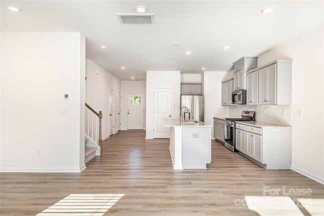 Building Photo - 3160 Lilac Grove Dr