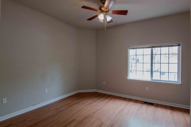 Building Photo - Lake California Home for Rent | Gated Community, Lake Access, Pool & Tennis Courts
