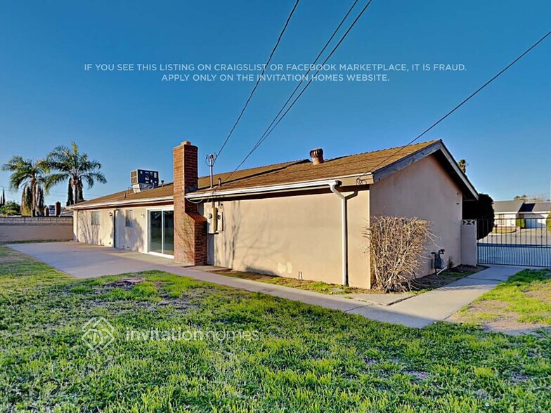 Building Photo - 1967 N Oakdale Ave