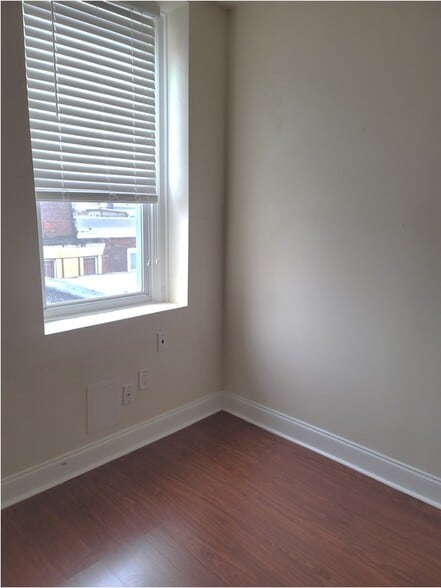Building Photo - 1802 W Ontario St