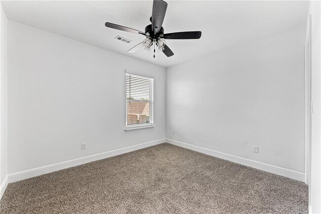 Building Photo - 2090 Wildflower Dr