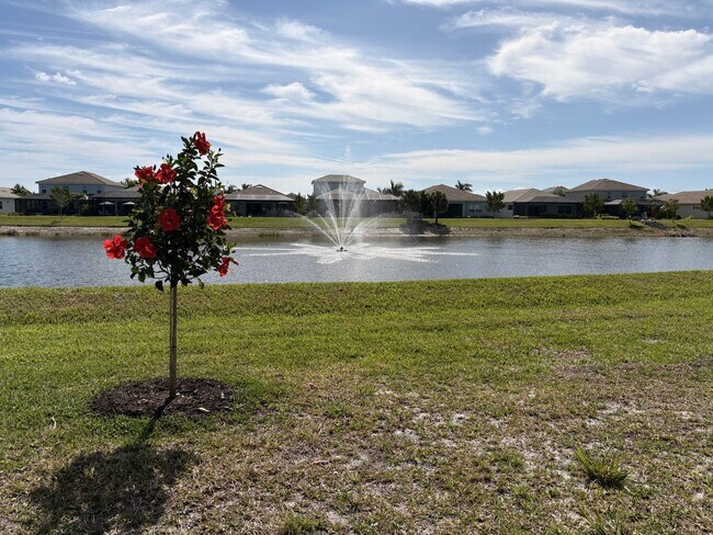 Building Photo - Resort living at The Seasons of Bonita