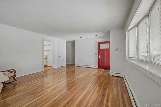 Building Photo - 22 7 Ave