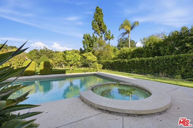 Building Photo - 2846 Royston Pl