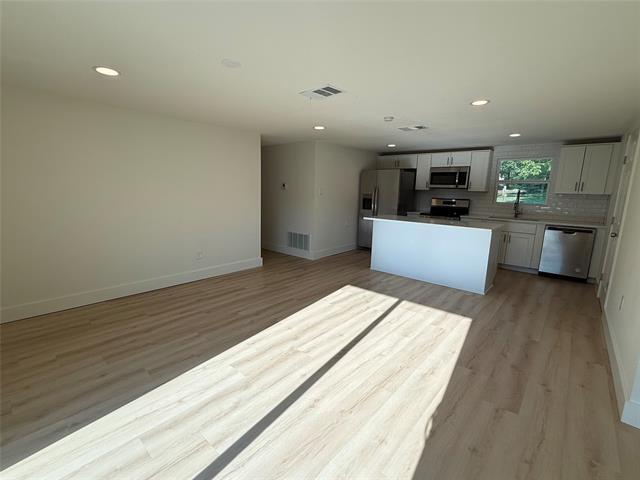 Building Photo - 37 Almond Dr