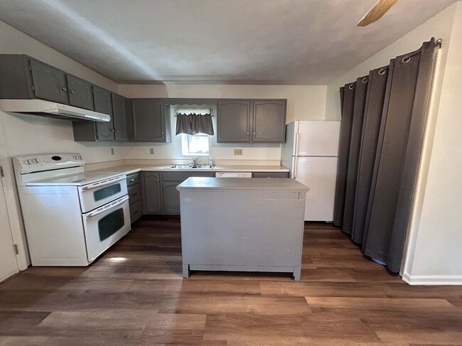 Building Photo - 16 W Main St