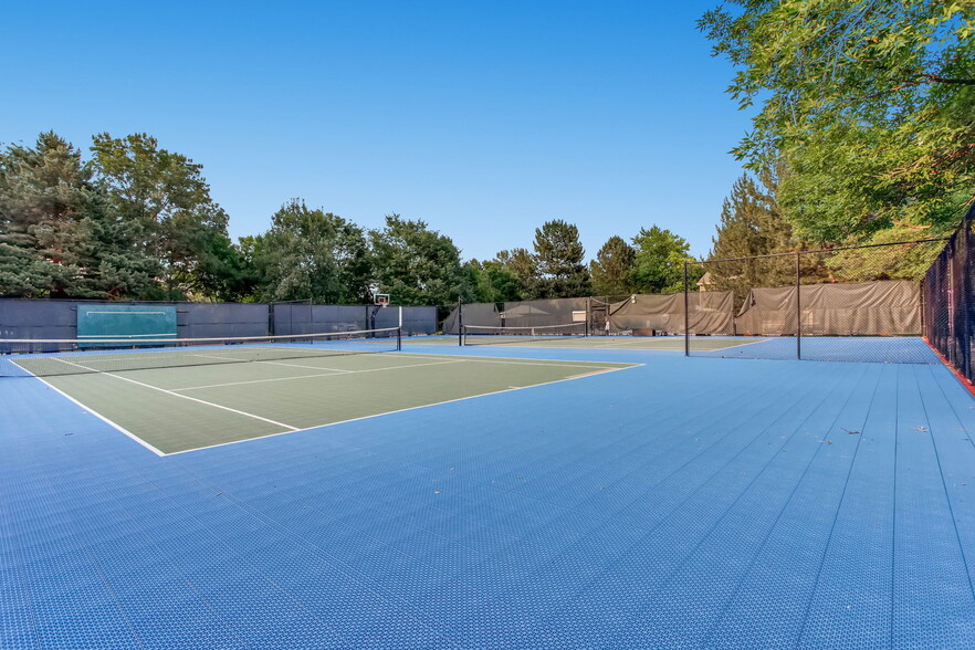 Building Photo - 2980 W Long Dr