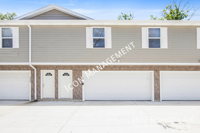 Building Photo - 2537 Redwood Ave