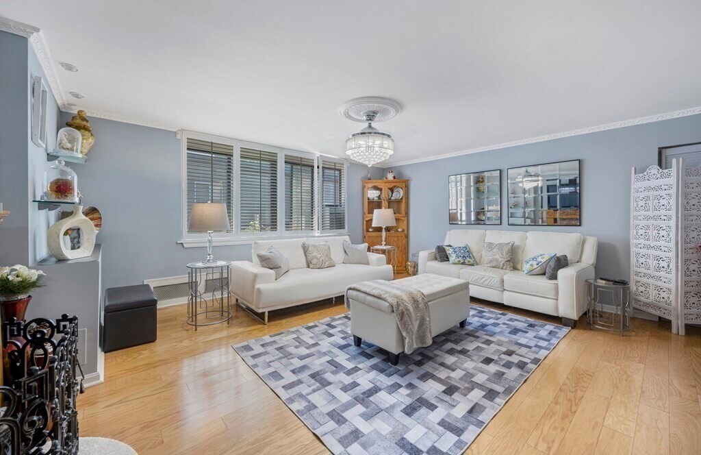 Building Photo - 38 Juniper St