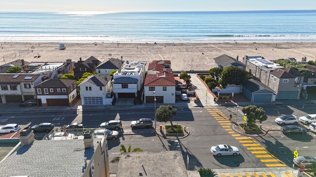 Building Photo - 2464 Hermosa Ave