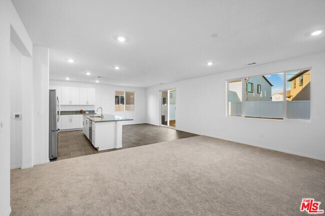 Building Photo - 2311 Blue Elm Rd