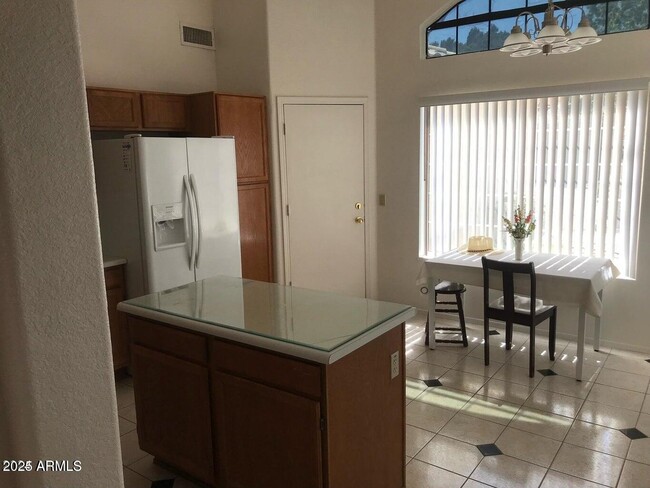 Building Photo - 7160 W La Senda Dr