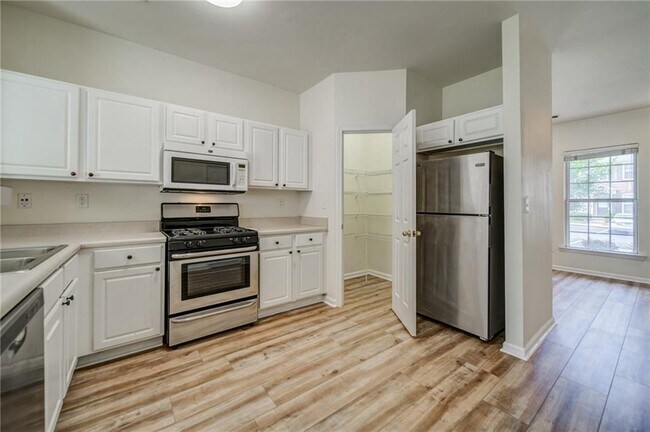 Building Photo - 3285 Hidden Cove Cir NW