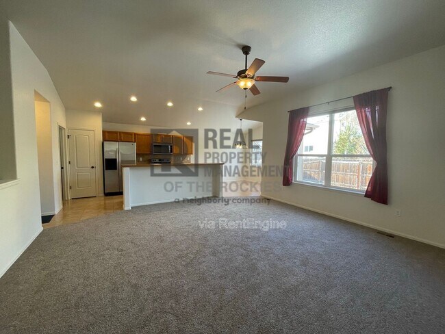 Building Photo - 420 Territory Ln