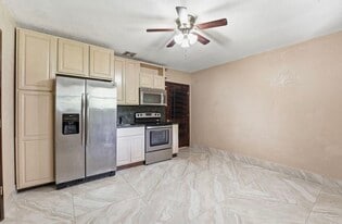 Building Photo - 12356 61st Ln N