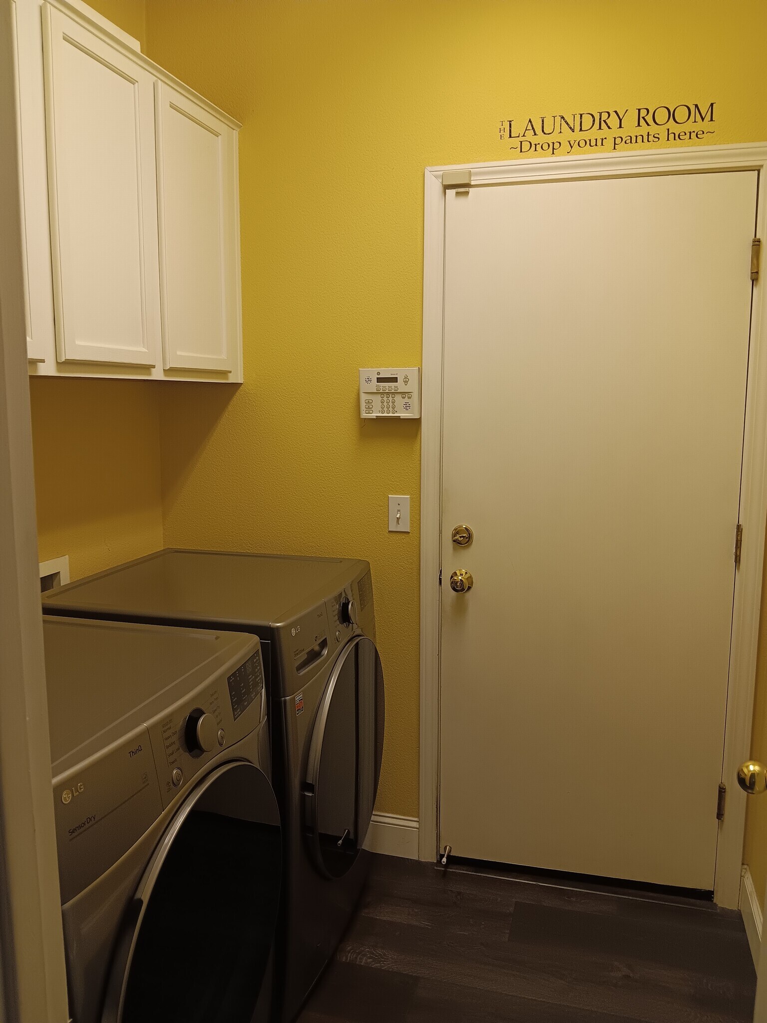 Building Photo - 2825 Tulare Ct