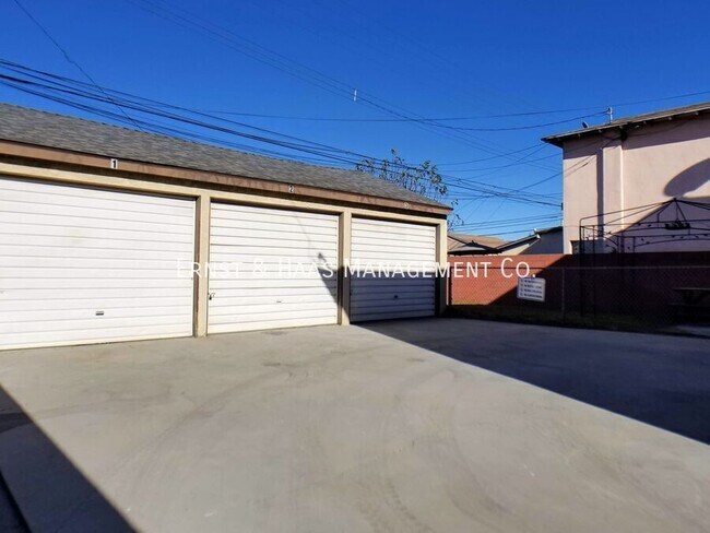Building Photo - 75 E Mountain View St