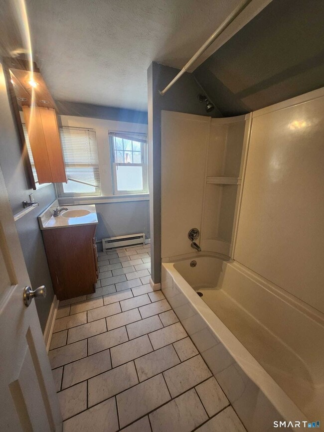 Building Photo - 231 Winthrop St