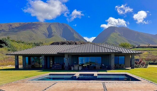 Building Photo - 170 Haniu St