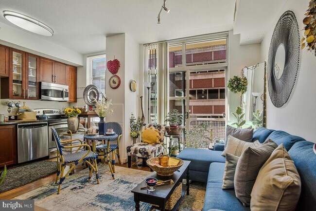 Building Photo - 157 Fleet St