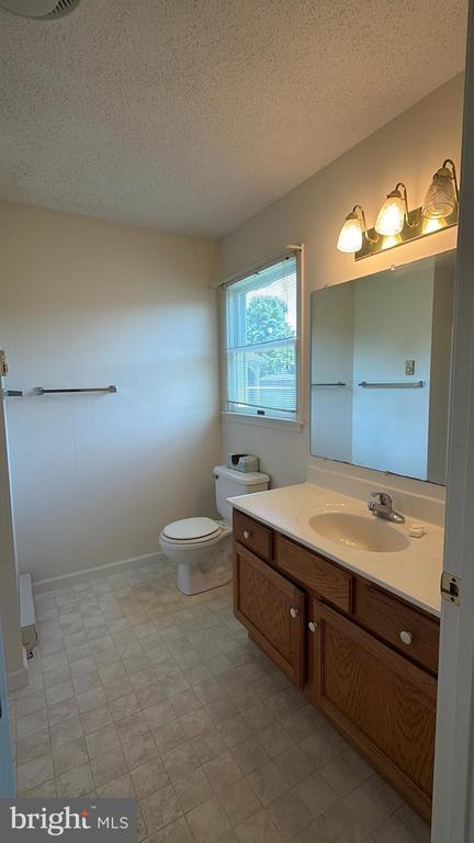 Building Photo - 62 Chadwick Dr
