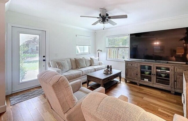 Building Photo - South Tampa RV + Boater’s dream!