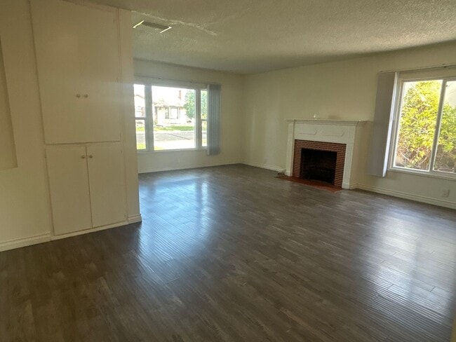 Building Photo - Spacious 3-Bed, 2-Bath Temple City House with 2-Car Garage