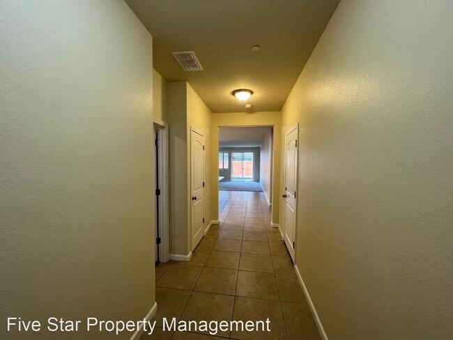 Building Photo - 4 br, 2 bath House - 1484 Rock Springs Ave