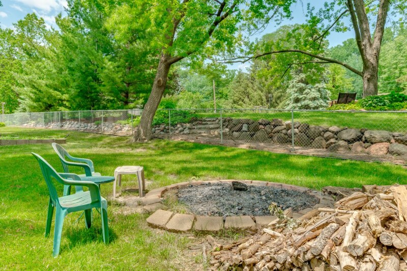 Building Photo - 4318 Benjamin St NE