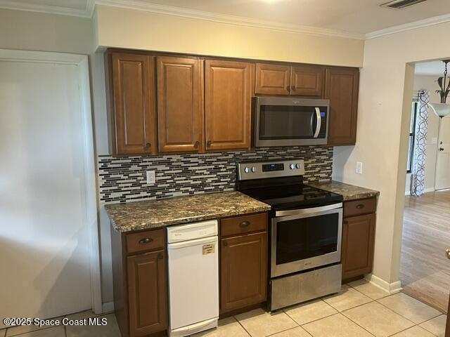 Building Photo - 978 Nagle Dr