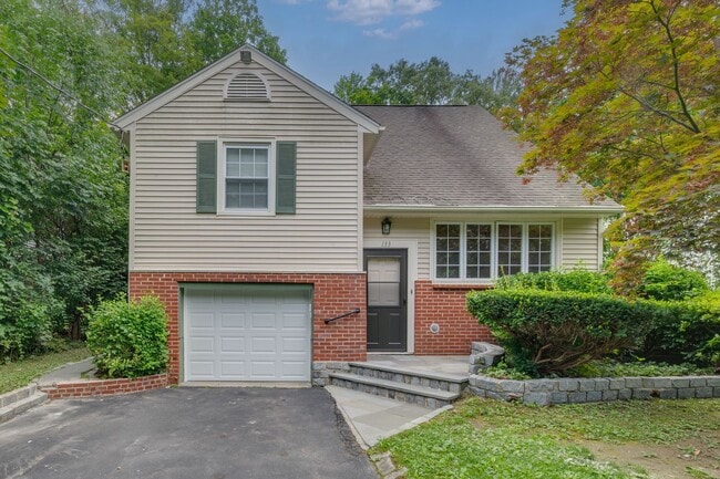 Primary Photo - 4-bedroom, 2-bathroom home located in the ...