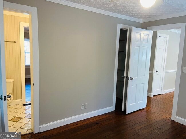 Building Photo - 4665 Orchid Dr