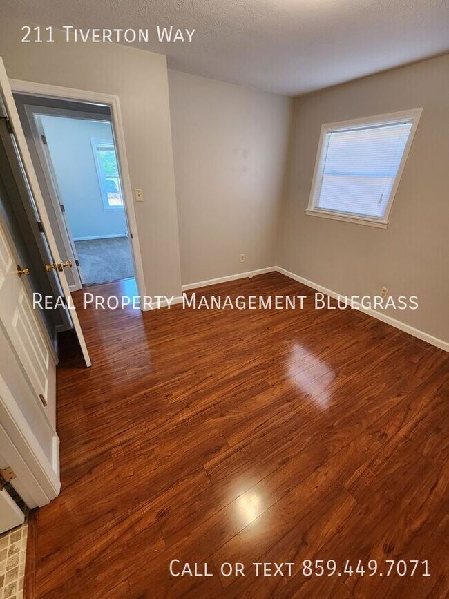 Building Photo - 211 E Tiverton Way