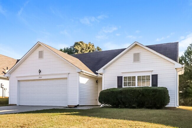 Building Photo - 2909 Deep Cove Dr NW