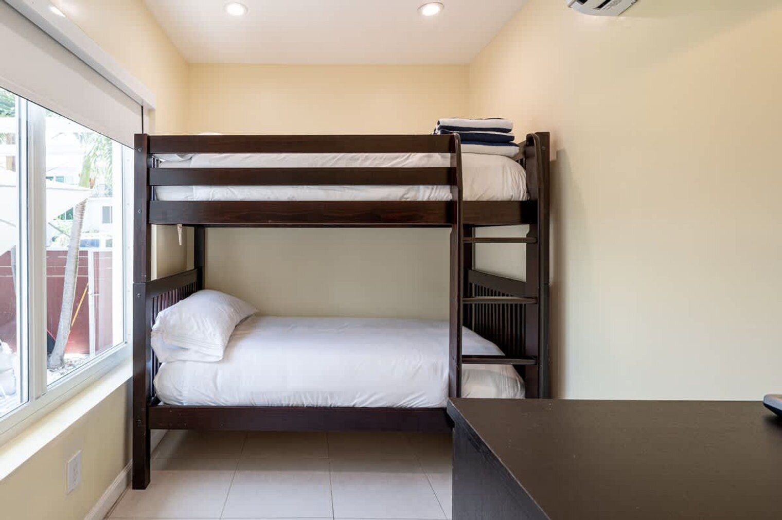 Building Photo - 316 Oregon St