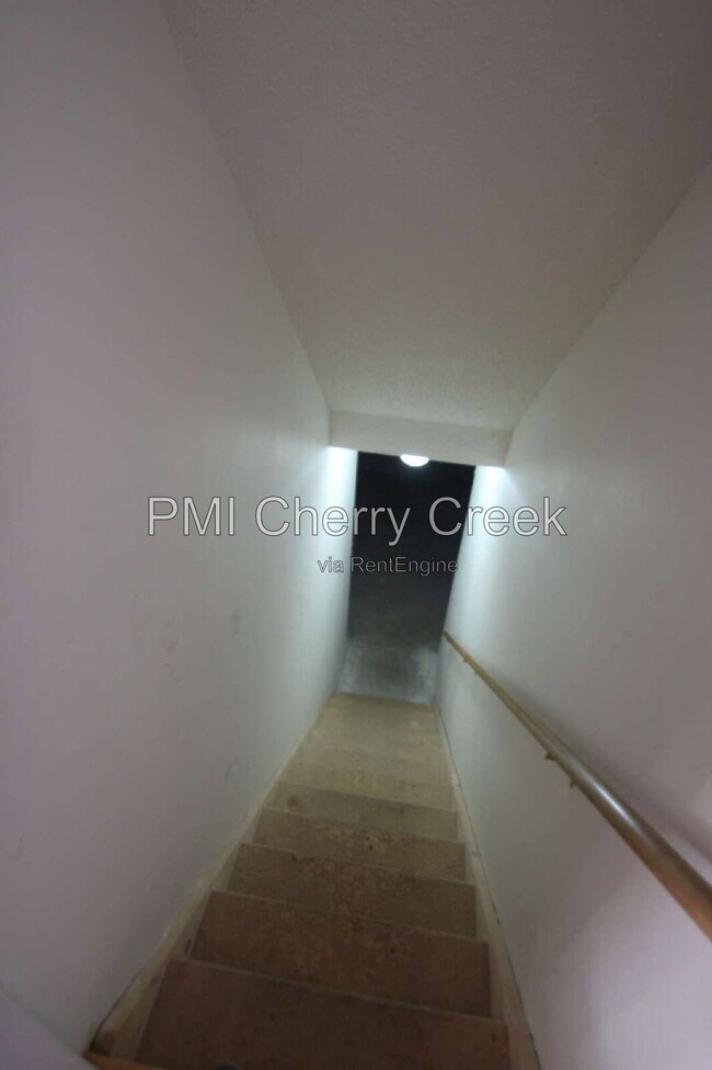 Building Photo - 9800 Foxhill Cir
